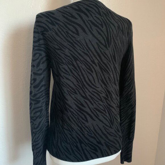 GAP Grey and Black Zebra Animal Print Buttoned Cardigan M - Picture 8 of 9